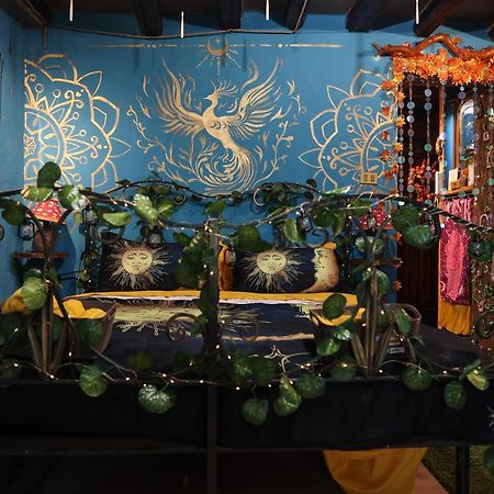 La Casa Di Strega Euphoria - Casa Vacanza Tra Arte E Magia Viterbo Bagian luar foto