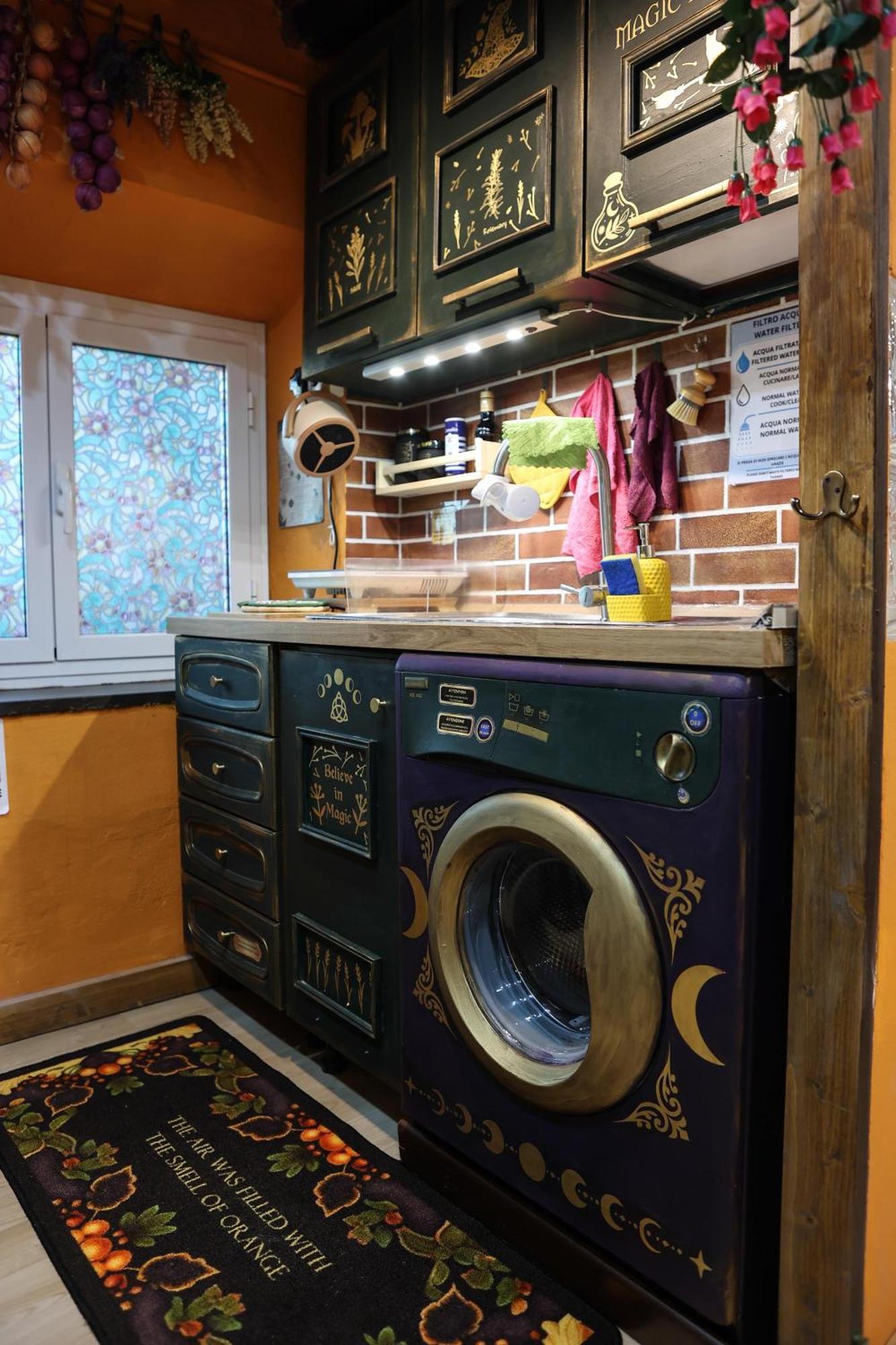 La Casa Di Strega Euphoria - Casa Vacanza Tra Arte E Magia Viterbo Bagian luar foto