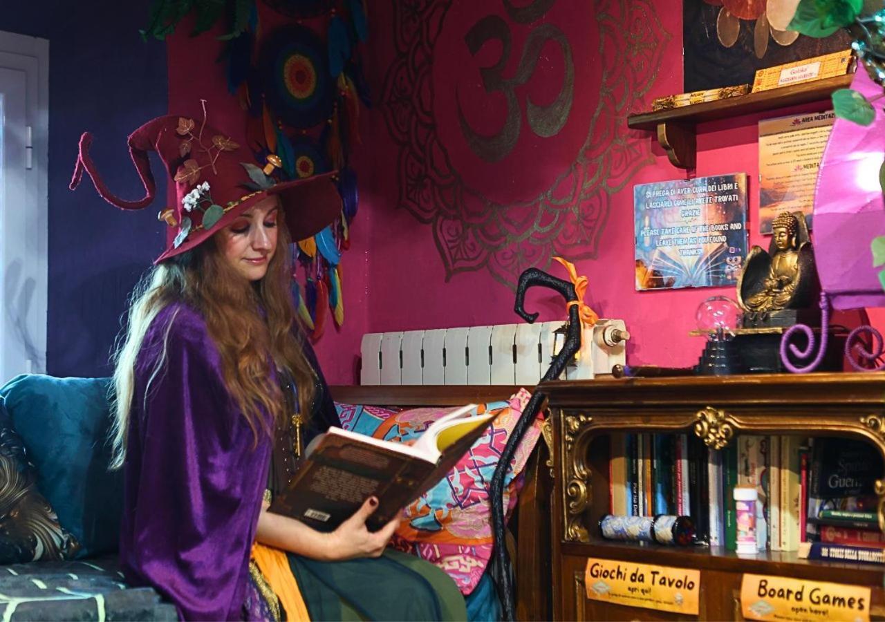La Casa Di Strega Euphoria - Casa Vacanza Tra Arte E Magia Viterbo Bagian luar foto